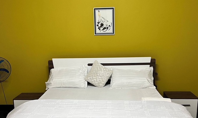 Kitwe House | Delightful Lodge with Indian/Zambian Restaurant Nearby