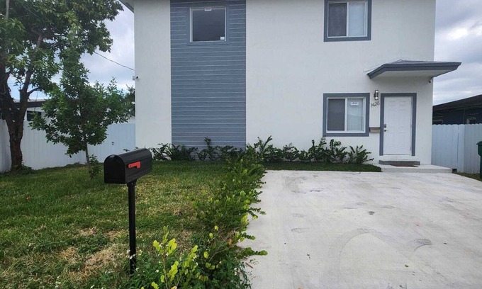 Liberty City House | Prime Location in Miami: 10 Min to Downtown & Beaches