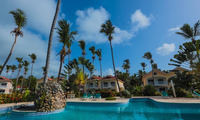 El Frances Apartment | Oceanfront Escape with High-Speed WiFi Near Las Galeras