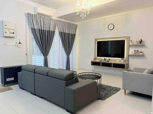 Taman Sejati House | Family-Friendly Sitiawan 88 Homestay with Free WiFi
