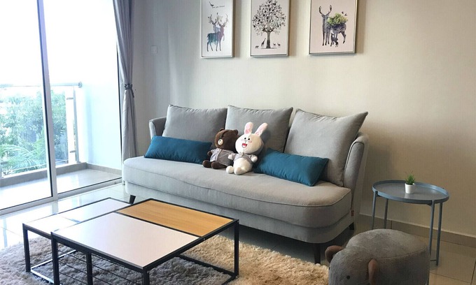 Enam Apartment | Relaxing We Homestay with Pool View in Jonker Walk Area