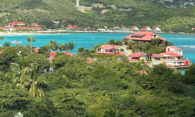 Morne de Depoudre Apartment | Scenic Retreat: Your Apartment Near Baie de Saint Jean