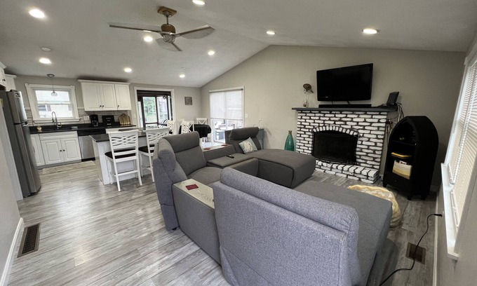 Eastward Look House | Experience Life to the Fullest: Rated 9.4/10 Stay Awaits