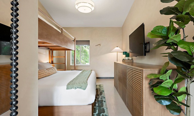 Blackshear-Prospect Hill Hotel | Webber East