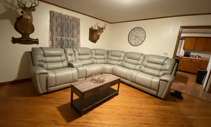 Portland House | Guest Rated 10/10: Weddle Lodging with Family-Friendly Perks