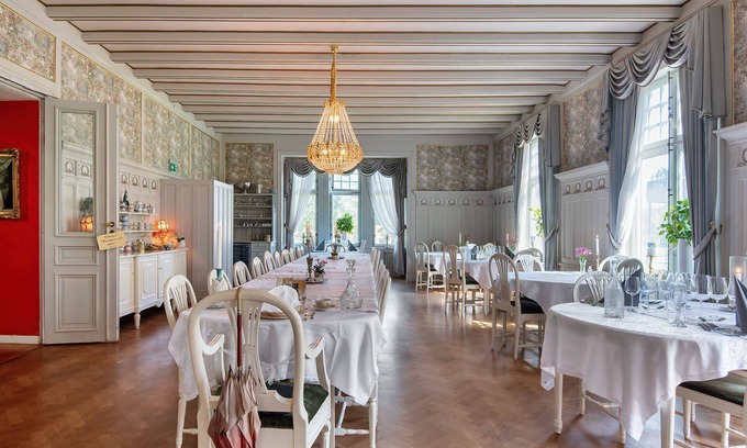 Vedevag Bed & Breakfast | Experience Wedevågs Herrgård: 4-Star Hotel with Spa & Ocean Views