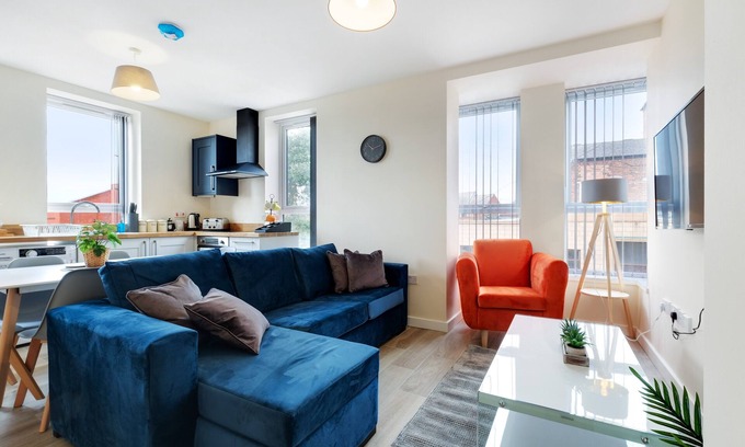 Wednesbury Apartment | Wednesbury 2 Bedroom Apartment with Private Parking & Spa
