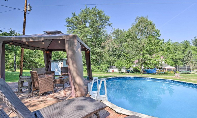 Bedford Cottage | Cozy Wee Humble Cottage: Ideal for Hunting & Canoeing