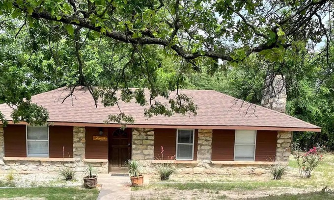 Myra Cabin | Weekend get away in North Texas Hill Country