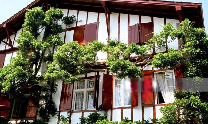 Ciboure Apartment | Weekend Getaway: Tranquil Retreat by Sea and Mountains