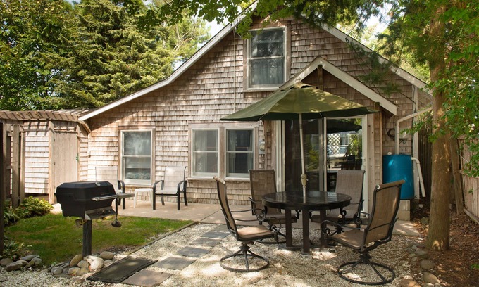 Beach Haven Cottage | Relaxing Backyard Cottage with Ocean Views & Spa Amenities