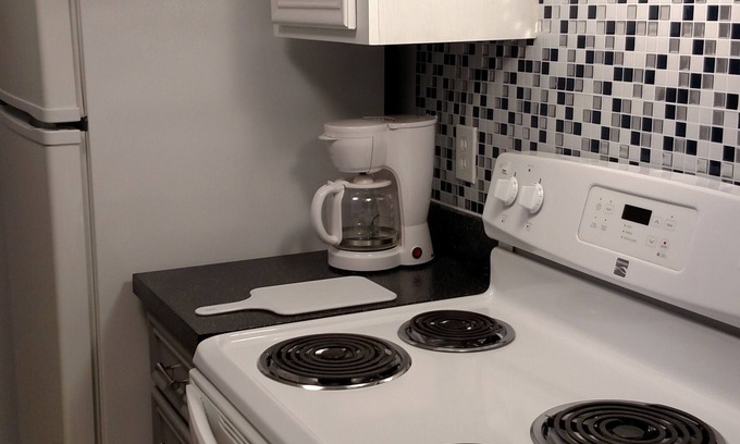 Oconomowoc Condo | Convenient Rentals: Family-Friendly 2 Bedroom/2 Bath Unit!