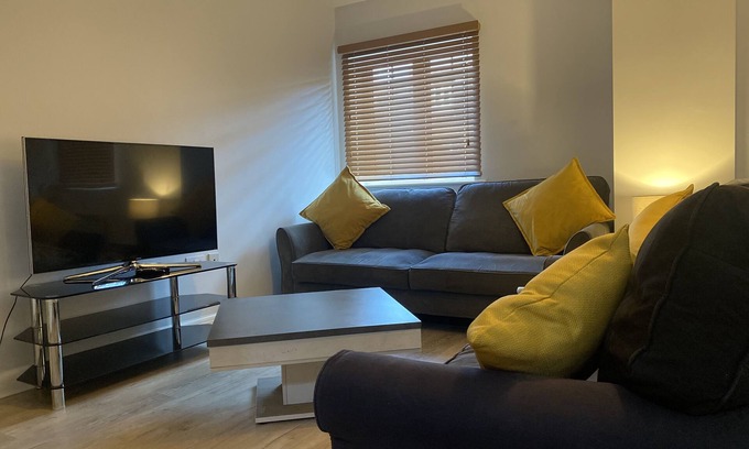 Merton Apartment | Ideal Weekly & Monthly Stays for Business and Families