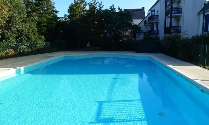 Le Croisic Apartment | Ideal Oceanfront Getaway for 4 with Private Pool