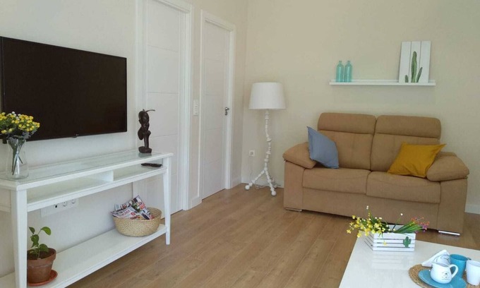 Avila Apartment | Explore Weeping Cedar: Comfort in Downtown Bliss
