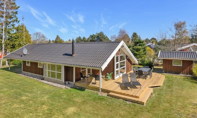 Bøtø By House | Seaside Getaway at "Wegher": Oceanfront Bliss Awaits