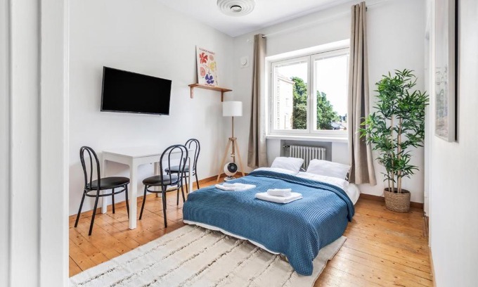Keskinen District Apartment | Vibrant WeHost Studio Near Park Puijonpuistikko, Vallila