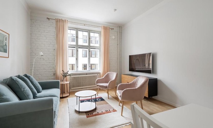 Punavuori Apartment | Stylish 2BR Stay in Prestigious Punavuori, Rated 8.9/10