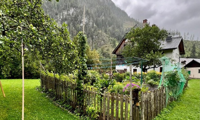 Gusswerk Apartment | Explore Alte Schule Weichselboden: Pet & Child Friendly Stay