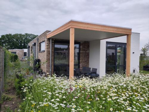 Cromvoirt House | Experience Weidezicht: Guest Rated 9/10 Getaway Awaits