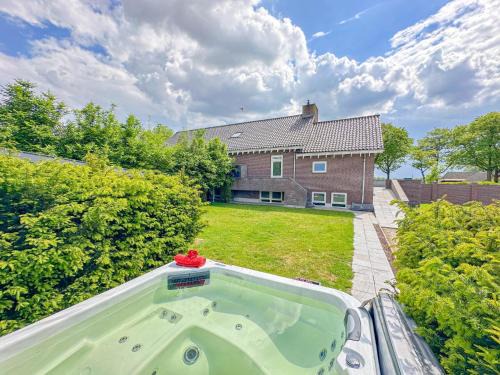 Odiliapeel House | Relax at Weidezicht: Family-Friendly with Hot Tub Access