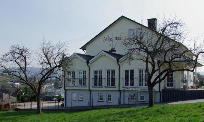 Lieser House | Relax at Wein & Gästehaus Rosenlay with Breakfast & Hot Tub
