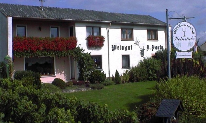 Osann Apartment | Explore Weingut Arnold Pauly: Family & Pet-Friendly Retreat