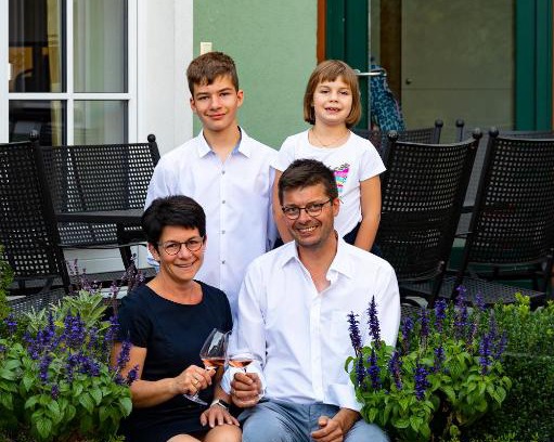 Großriedenthal House | Family-Friendly Weingut Familie Bauer - Guest Rated 9.1/10