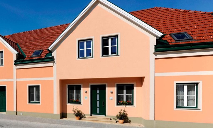 Großriedenthal Bed & Breakfast | Welcoming Weingut Familie Schuster: Rated 9/10 with Breakfast