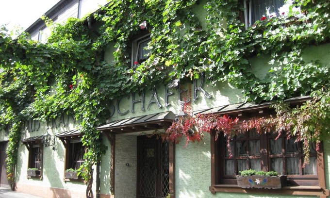 Ehlingen House | Inviting Weingut Franz Schäfer: 4-Star Stay with Kitchen