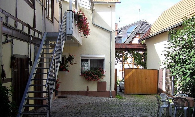 Kapellen-Drusweiler House | Pet-Friendly Escape at Weingut & Gästehaus Nagel