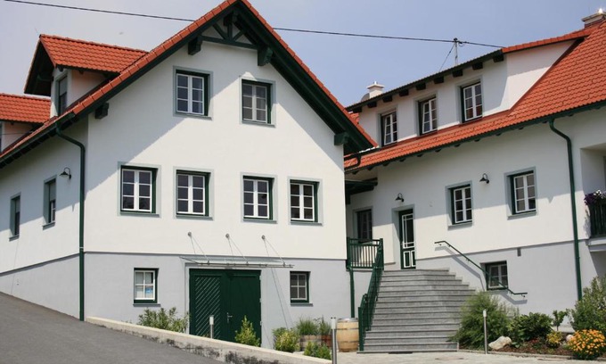 Eisenberg an der Pinka Apartment | Guest Rated 10/10: Ferienwohnung Weingut Rennhofer