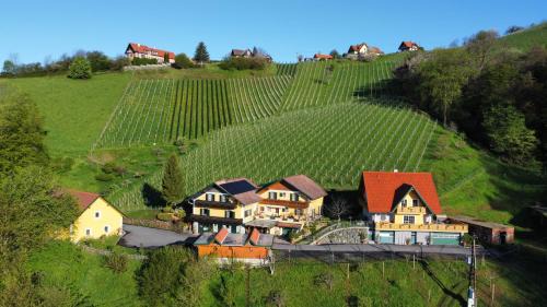 Kitzeck im Sausal Bed & Breakfast | Discover Weingut Stoff: Family-Friendly Retreat with Hot Tub