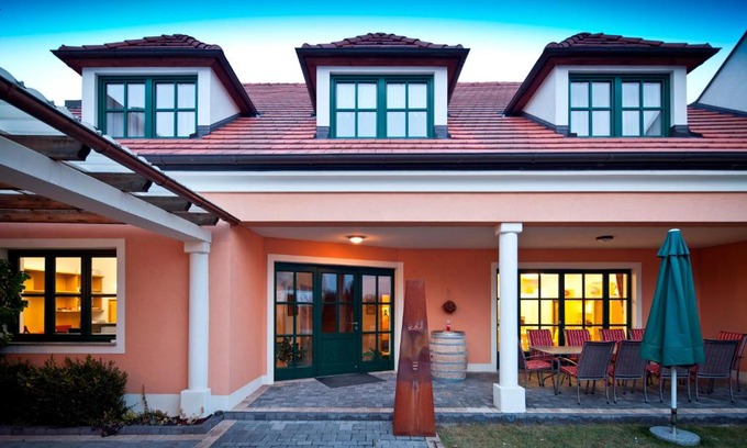 Gedersdorf Bed & Breakfast | Guest Favorite: Weingut und Gästehaus Berger Awaits You