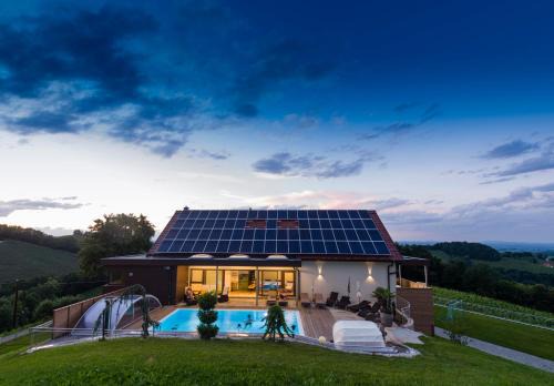 Eichberg-Trautenburg House | Guest Approved: Weingut-Wohlfühlzimmer Adam-Lieleg Retreat