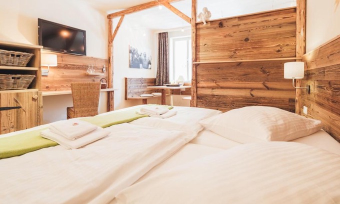 Klingenbach Hotel | Discover Weinwirtshaus Wlaschits: 4-Star Comfort Awaits