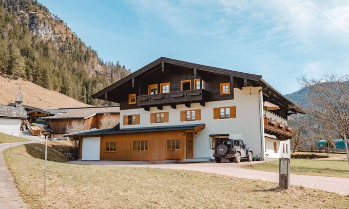 Sankt Martin bei Lofer Apartment | Weissbachergut by Interhome