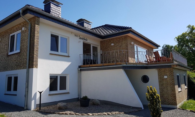 Dohnsdorf House | Discover Weissenhäuser Strand: Pet-Friendly Holiday House