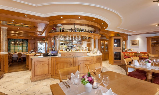 Brunnen Hotel | Discover Weisses Rössli: Top-Rated 4-Star Swiss Hotel