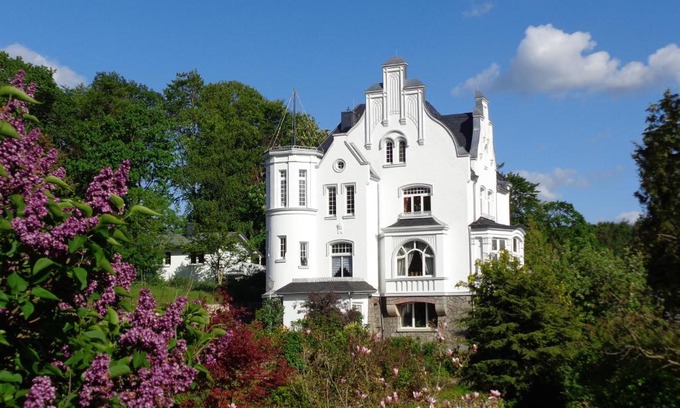 Friedrichsbrunn Apartment | Family-Friendly WeisseVilla Friedrichsbrunn - Rated 9.1/10
