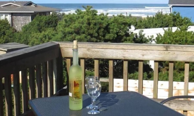 Florence House | Experience Oceanfront Bliss at Captain's Quarters House