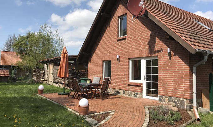 Neu Poserin House | Discover Plau am See: Family-Friendly Stay with Pool