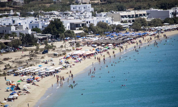 Agios Prokopios House | Exceptional Oceanfront Escape with Breakfast & Family Amenities