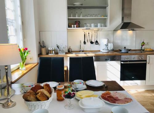 Silbach Apartment | Family-Friendly Getaway with Ocean View and 10/10 Rating