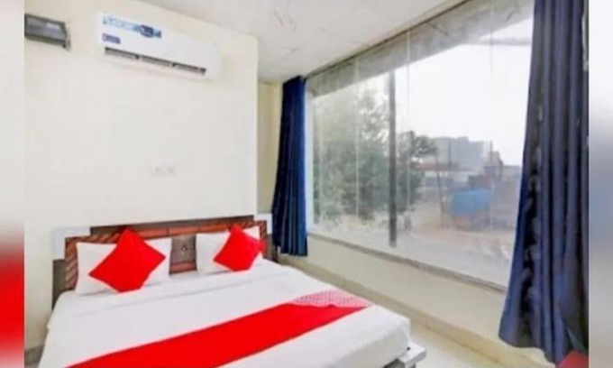 Aligarh Hotel | Welcome Hotel: Family-Friendly with Complimentary Breakfast