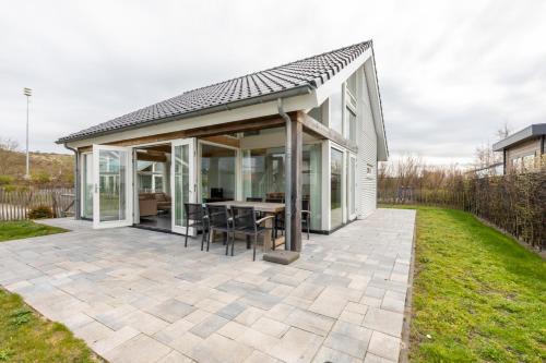 Renesse House | Family-Friendly Strandvilla 30 Renesse - Rated 8/10