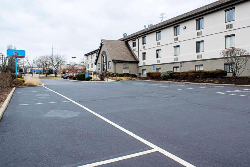 Springdale Hotel | Convenient Welcome Suites Springdale: Pet-Friendly Getaway