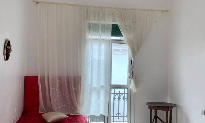 El Ensanche Bed & Breakfast | Explore Family-Friendly Comfort at AliensHome