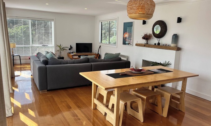 Coles Bay Apartment | Discover The Coles Bay Shack: Ideal Family Escape in Nature