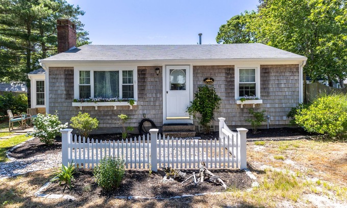 West Dennis House | Discover Beach Bungalow: Steps from South Village Beach